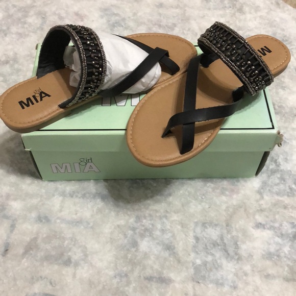 Mia Maisey Toe Thong Beaded Sandal - Picture 2 of 5